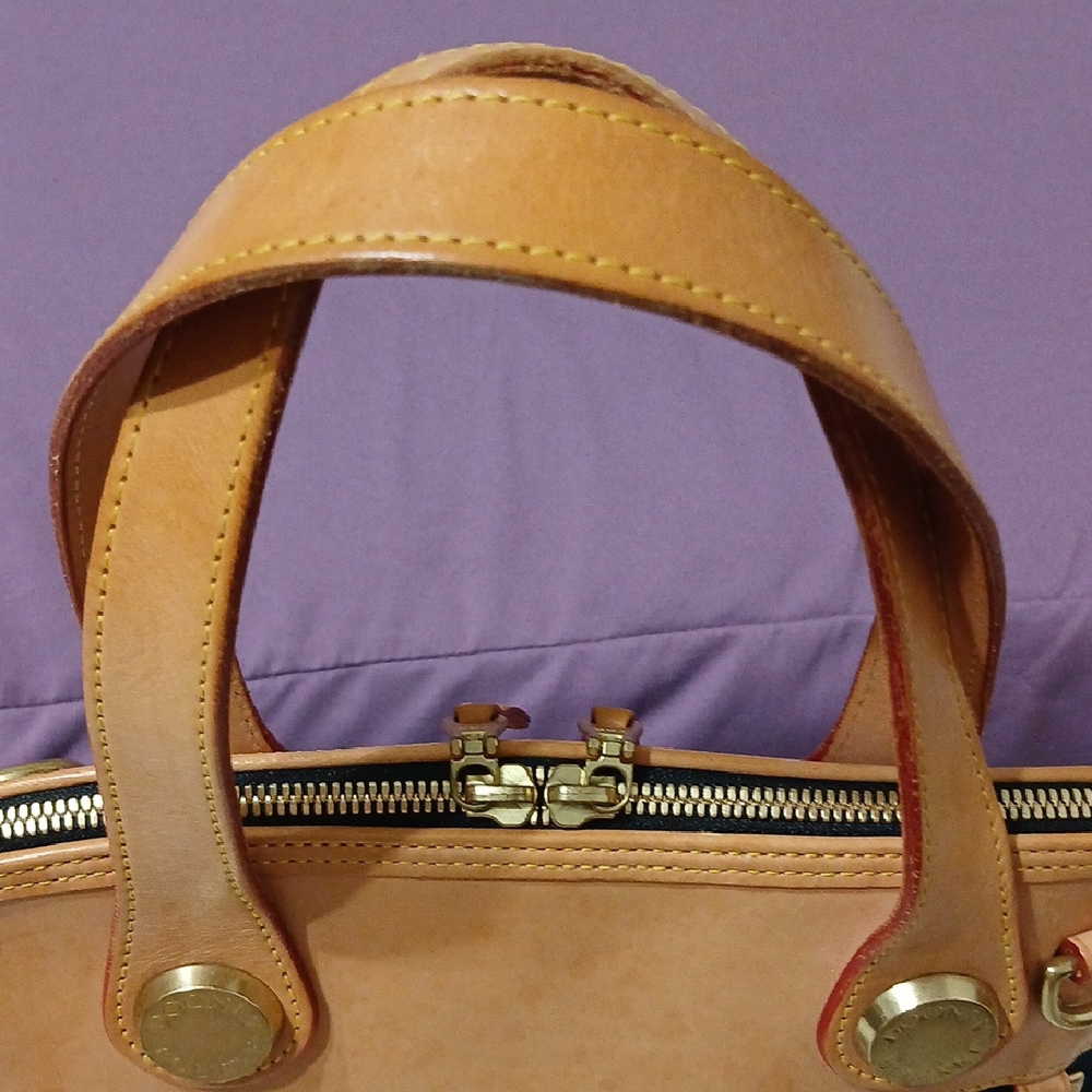 Dooney & Bourke - Picture 7 of 11